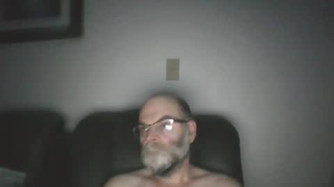 louism13 online show from November 30, 2025, 5:11 am