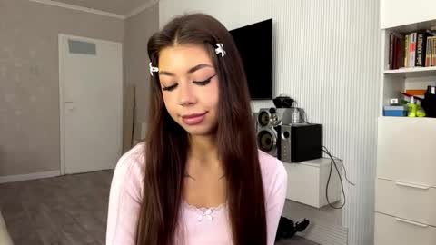 Flora online show from March 19, 2026, 9:24 am