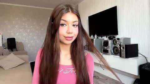 Flora online show from April 15, 2026, 7:15 am