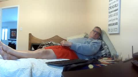 Snapshot of loumtl3 chatting on June 14, 2026, 1:24 pm loumtl3 online show from June 14, 2026, 1:24 pm