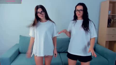 Snapshot of louriezita chatting on October 9, 2025, 4:43 am Brook and Del online show from October 9, 2025, 4:43 am