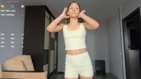 Lesi online show from April 10, 2026, 5:12 am