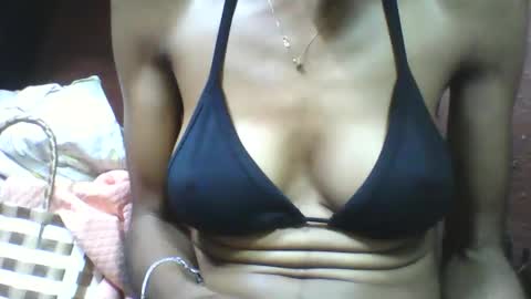 lovaelisa online show from December 21, 2025, 4:36 pm