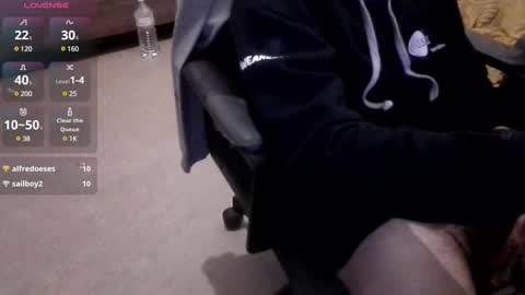 lovbo8 online show from February 4, 2025, 8:28 pm