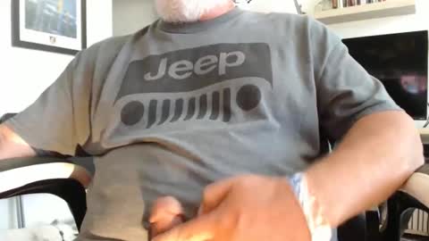 love2c2c2 online show from April 16, 2026, 5:36 pm