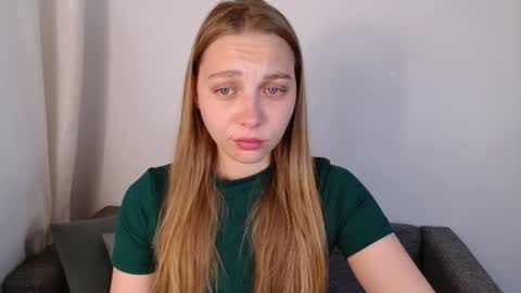 Snapshot of love_bella_ chatting on June 17, 2026, 12:35 am love bella online show from June 17, 2026, 12:35 am