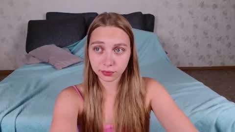 Snapshot of love_bella_ chatting on July 9, 2026, 12:04 am love bella online show from July 9, 2026, 12:04 am