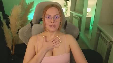 Snapshot of love_call chatting on February 18, 2025, 9:32 am love_call online show from February 18, 2025, 9:32 am