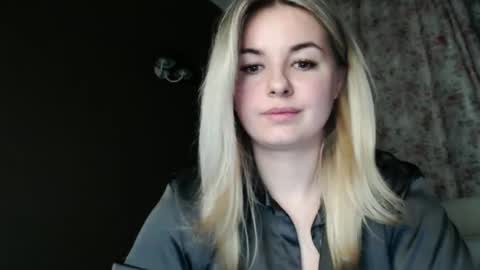 Megane online show from April 15, 2026, 7:58 pm