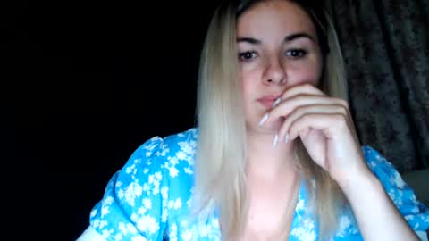 Snapshot of love_dom_meg chatting on July 5, 2026, 7:21 pm Megane online show from July 5, 2026, 7:21 pm