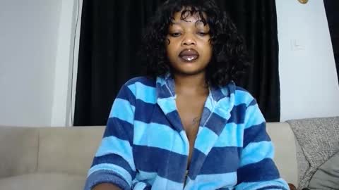 Snapshot of love_niahh chatting on February 18, 2026, 12:50 am niahh online show from February 18, 2026, 12:50 am