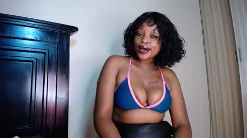 Snapshot of love_niahh chatting on March 9, 2026, 12:09 pm niahh online show from March 9, 2026, 12:09 pm