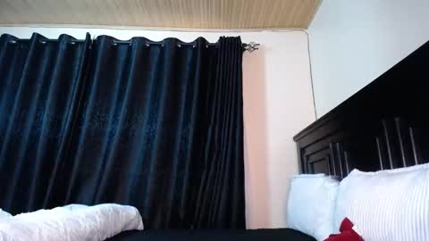 Snapshot of love_niahh chatting on April 15, 2026, 2:57 pm niahh online show from April 15, 2026, 2:57 pm