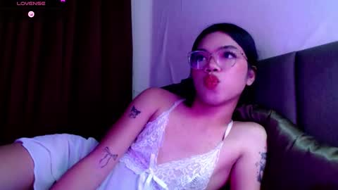 Snapshot of love_seren chatting on October 5, 2025, 12:47 pm Seren online show from October 5, 2025, 12:47 pm