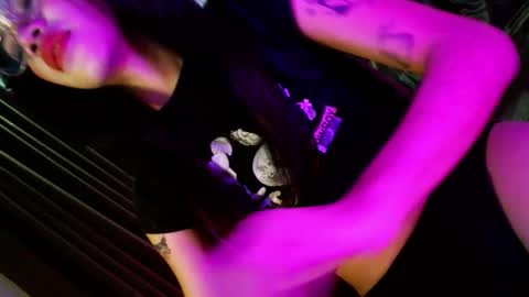 Seren online show from October 29, 2025, 11:45 am