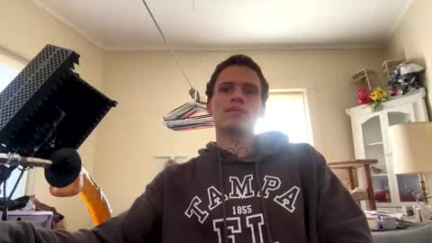 Snapshot of love_stretch chatting on October 28, 2025, 5:37 pm love stretch online show from October 28, 2025, 5:37 pm