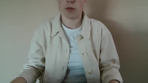 Vivian online show from March 25, 2026, 10:32 am