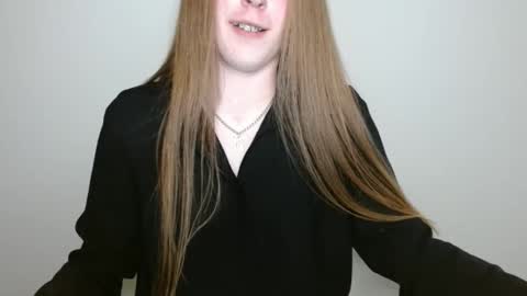 Snapshot of love_vivian chatting on April 25, 2026, 1:41 pm Vivian online show from April 25, 2026, 1:41 pm
