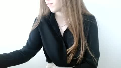 Snapshot of love_vivian chatting on June 16, 2026, 1:36 pm Vivian online show from June 16, 2026, 1:36 pm