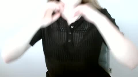 Snapshot of love_vivian chatting on July 1, 2026, 11:12 am Vivian online show from July 1, 2026, 11:12 am