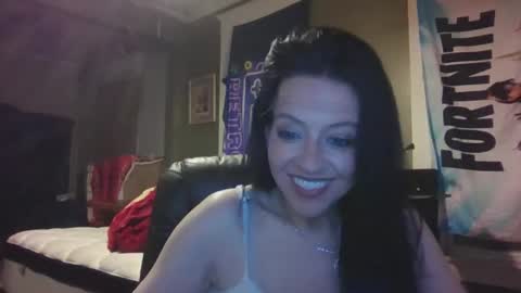 loveashlii online show from May 12, 2026, 4:42 am