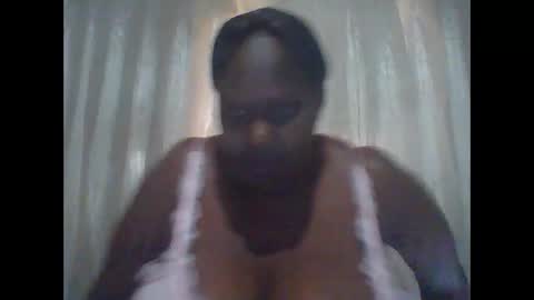 Snapshot of lovebigmelon chatting on December 15, 2024, 12:38 pm Lynn online show from December 15, 2024, 12:38 pm