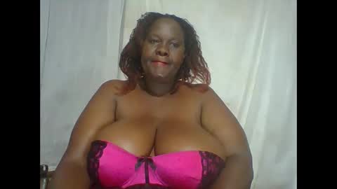 Snapshot of lovebigmelon chatting on November 1, 2025, 1:40 am Lynn online show from November 1, 2025, 1:40 am