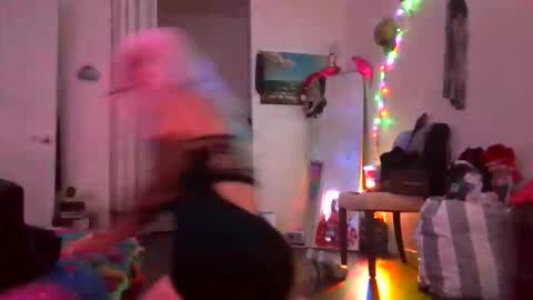 lovecandycunt143 online show from April 19, 2026, 10:36 am