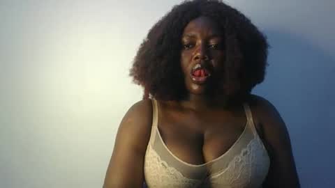 Snapshot of lovecumsluttie chatting on September 21, 2025, 9:00 am mila online show from September 21, 2025, 9:00 am