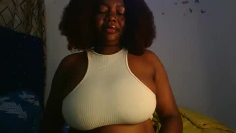 Snapshot of lovecumsluttie chatting on October 4, 2025, 6:44 am mila online show from October 4, 2025, 6:44 am