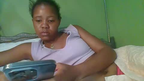 Snapshot of lovegal335 chatting on April 28, 2026, 7:24 am lovegal335 online show from April 28, 2026, 7:24 am