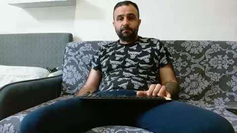 loveivat80 online show from March 31, 2026, 6:25 am