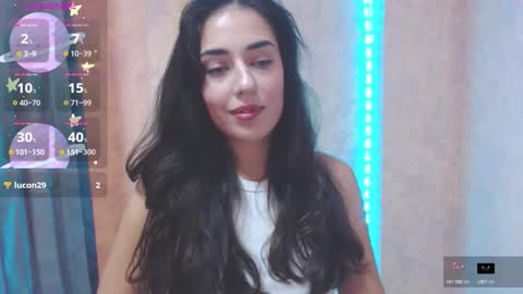 lovelly_me online show from October 22, 2025, 10:48 am