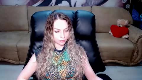 private open online show from April 1, 2026, 5:54 pm
