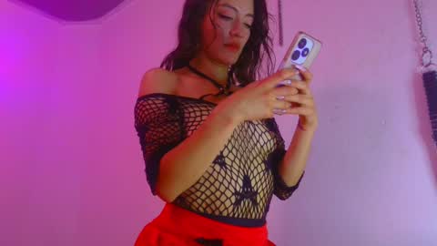 Snapshot of lovely_akira_xwx chatting on February 7, 2025, 5:31 am Tami online show from February 7, 2025, 5:31 am