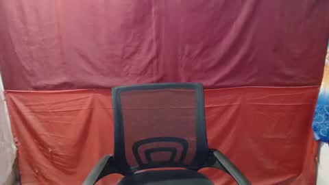 Snapshot of lovely_angel19 chatting on February 23, 2025, 4:39 am Angel online show from February 23, 2025, 4:39 am
