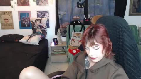 Snapshot of lovely_cass chatting on April 28, 2026, 3:11 am Cassie online show from April 28, 2026, 3:11 am
