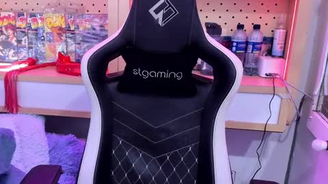 Chloe online show from February 26, 2025, 2:14 pm