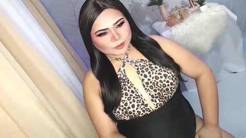 Snapshot of lovely_dale chatting on October 9, 2025, 12:14 pm Lovely Dale online show from October 9, 2025, 12:14 pm