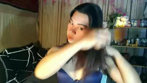 lovely_krizzy online show from March 17, 2026, 2:38 am