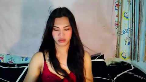 lovely_krizzy online show from April 6, 2026, 10:27 am