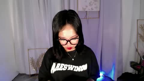 lovely_lianne online show from February 2, 2026, 5:28 am