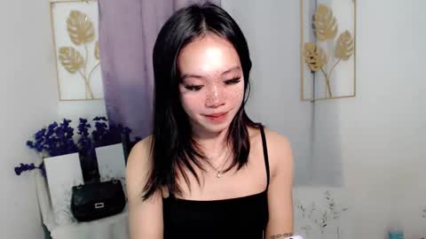 lovely_lianne online show from April 19, 2026, 8:00 pm
