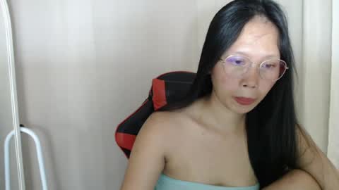 Snapshot of lovely_pinayxxx chatting on July 15, 2026, 12:10 pm lovely_pinayxxx online show from July 15, 2026, 12:10 pm