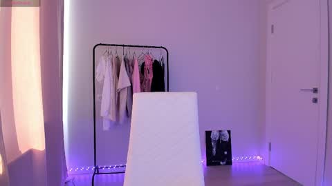 Snapshot of lovely_poppy chatting on June 1, 2026, 2:57 am Lolly online show from June 1, 2026, 2:57 am