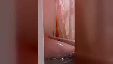 Snapshot of lovelyladyflaccid chatting on April 10, 2026, 10:58 pm lovelyladyflaccid online show from April 10, 2026, 10:58 pm