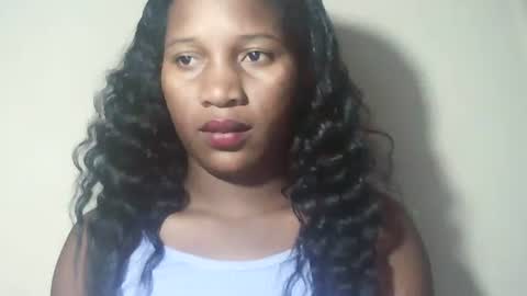 lovelylarra online show from April 8, 2026, 6:41 pm