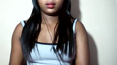 lovelylarra online show from July 6, 2026, 7:27 pm