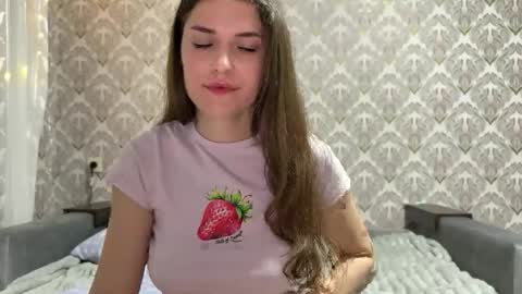 Mia online show from May 20, 2026, 6:58 pm