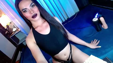 lovelymiss_shyna11 online show from February 24, 2025, 2:26 pm